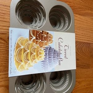 Williams Sonoma tiered cakelet baking  pan USA made